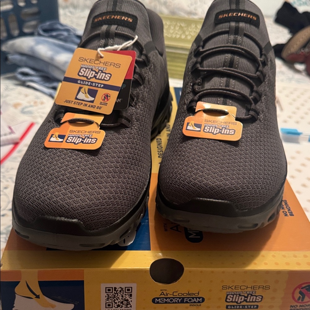NEW!  Skechers Black Athletic Shoes Great for a pair of work shoes.